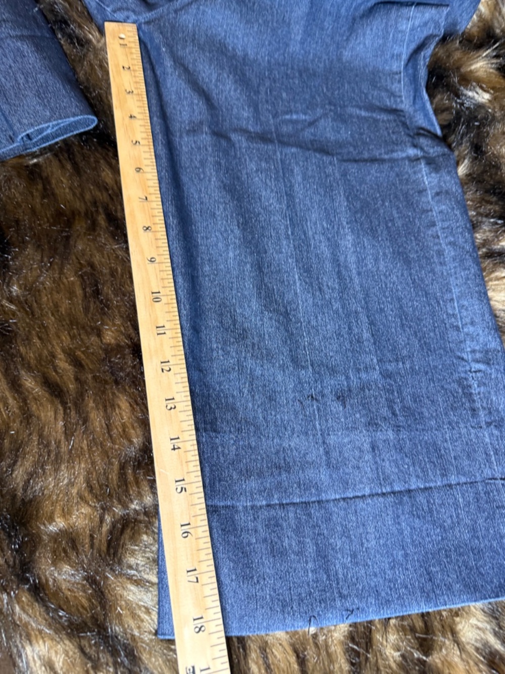 Larry Lavin Cropped Jeans (Size 6) - Picture 3 of 7